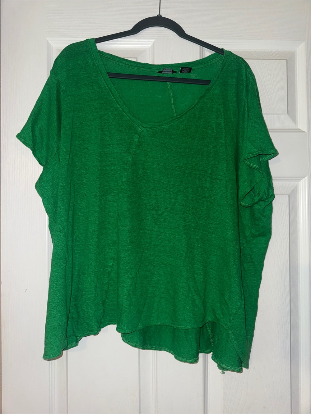 Tahari Green Short Sleeve V-Neck Tee